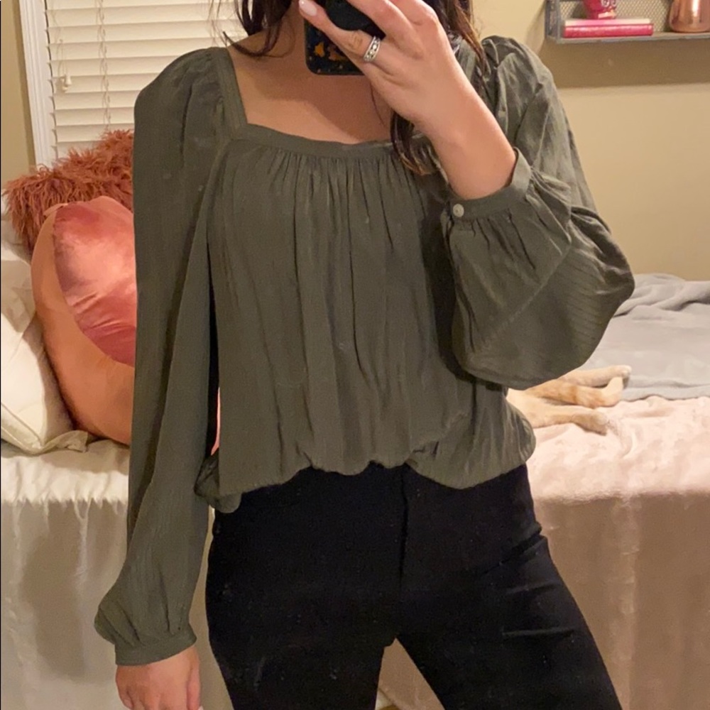 Green long sleeve top